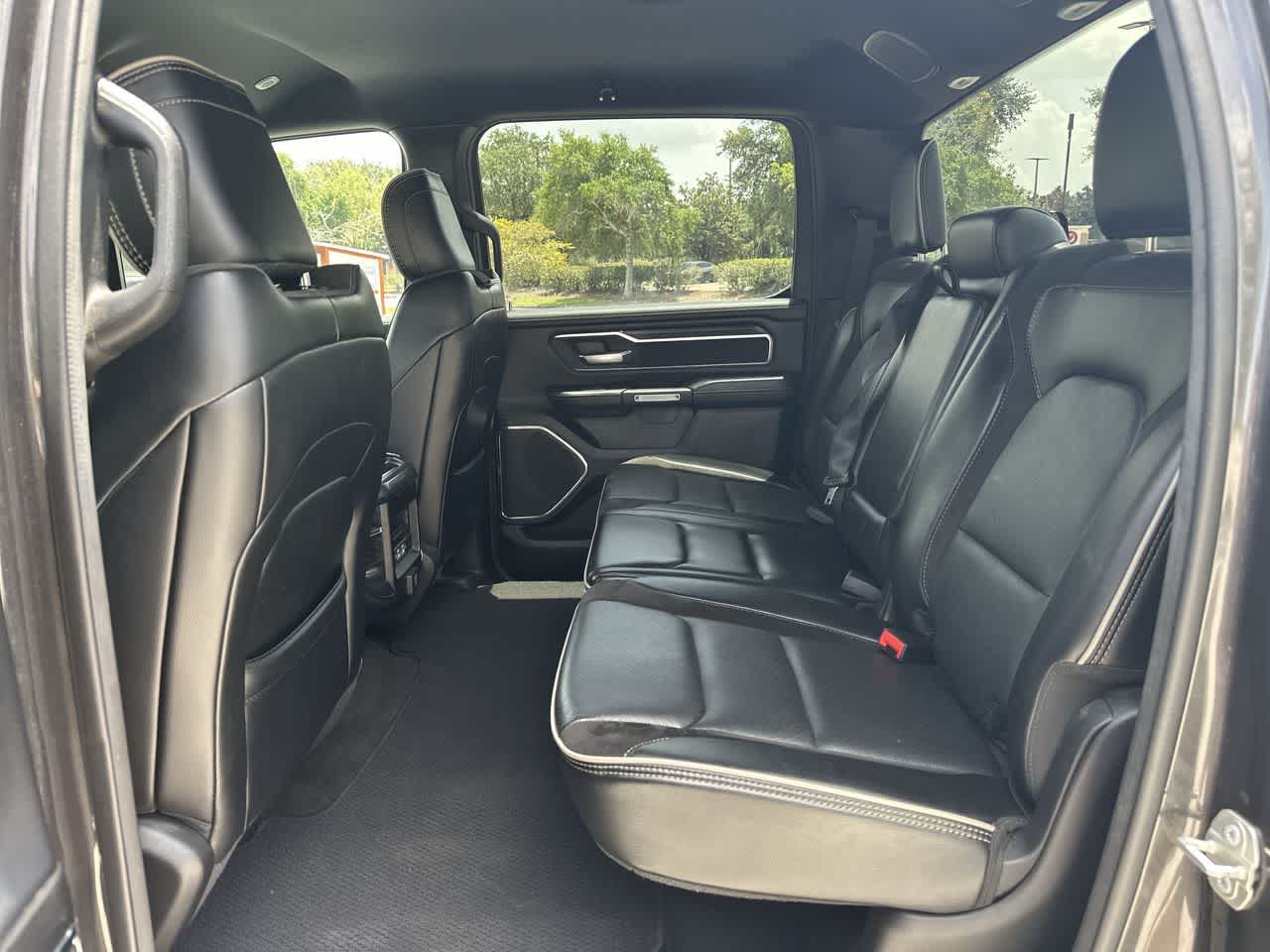 2024 RAM 1500 Laramie Crew Cab 4x2 5'7' Box