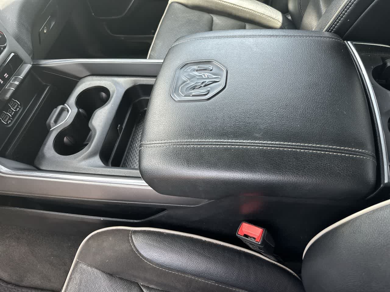 2024 RAM 1500 Laramie Crew Cab 4x2 5'7' Box