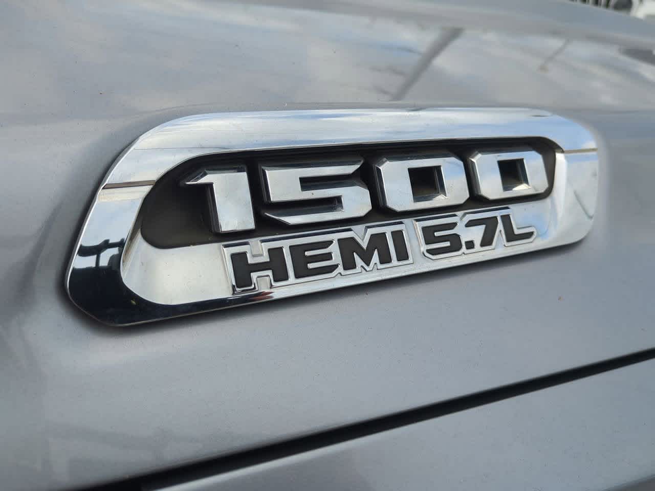 2019 RAM 1500 Laramie Crew Cab 4x2 5'7' Box