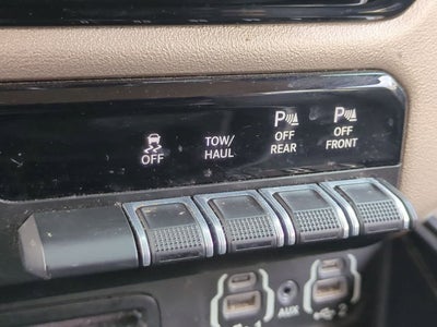 2019 RAM 1500 Laramie Crew Cab 4x2 5'7' Box