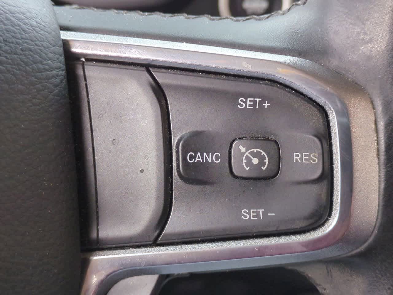 2019 RAM 1500 Laramie Crew Cab 4x2 5'7' Box