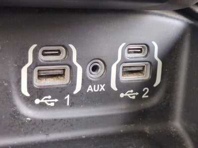 2019 RAM 1500 Laramie Crew Cab 4x2 5'7' Box