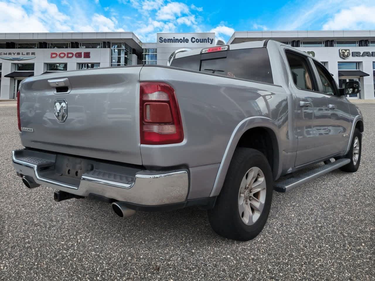 2019 RAM 1500 Laramie Crew Cab 4x2 5'7' Box