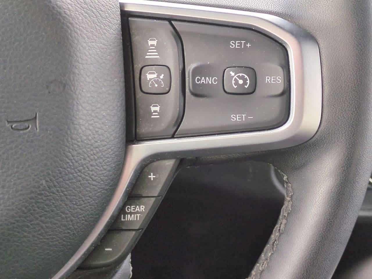 2025 RAM 1500 Big Horn Crew Cab 4x4 5'7' Box