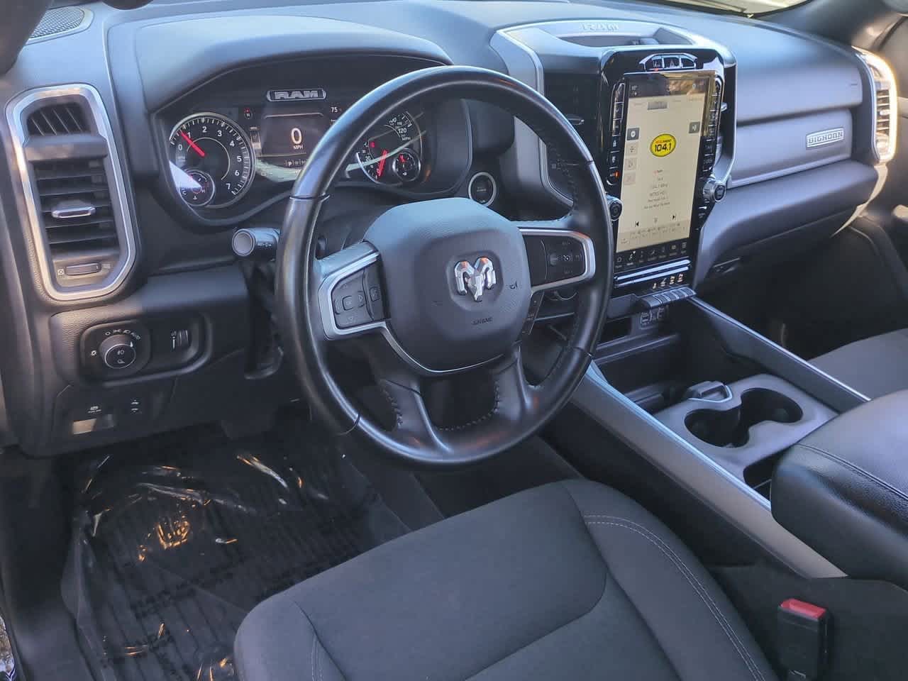 2022 RAM 1500 Big Horn Crew Cab 4x4 5'7' Box