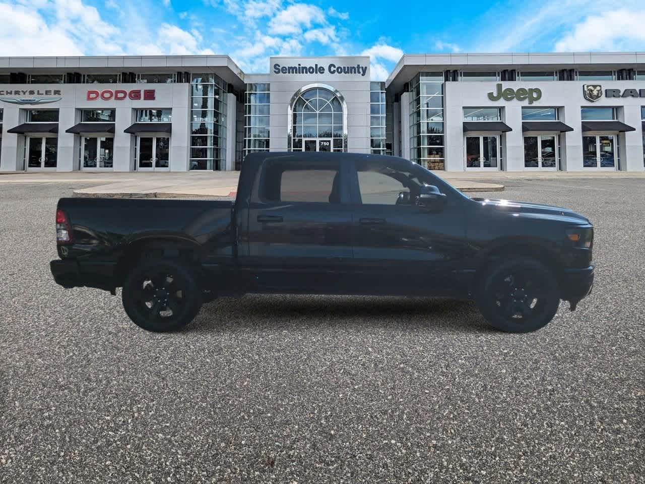 2022 RAM 1500 Big Horn Crew Cab 4x4 5'7' Box