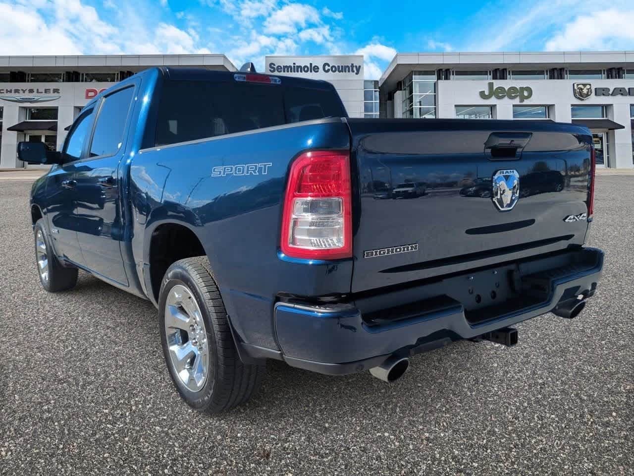2022 RAM 1500 Big Horn Crew Cab 4x4 5'7' Box