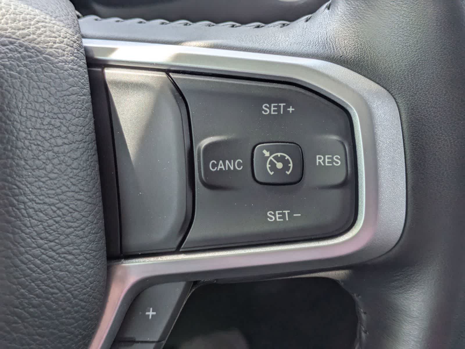 2024 RAM 1500 Big Horn Crew Cab 4x4 5'7' Box