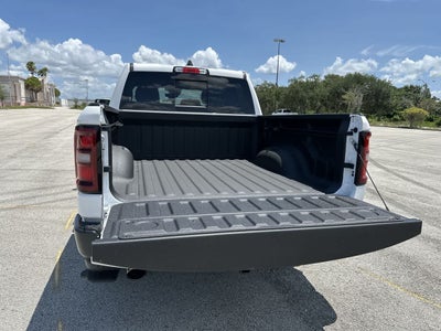 2026 RAM Ram 1500 RAM 1500 TRADESMAN CREW CAB 4X4 5'7' BOX