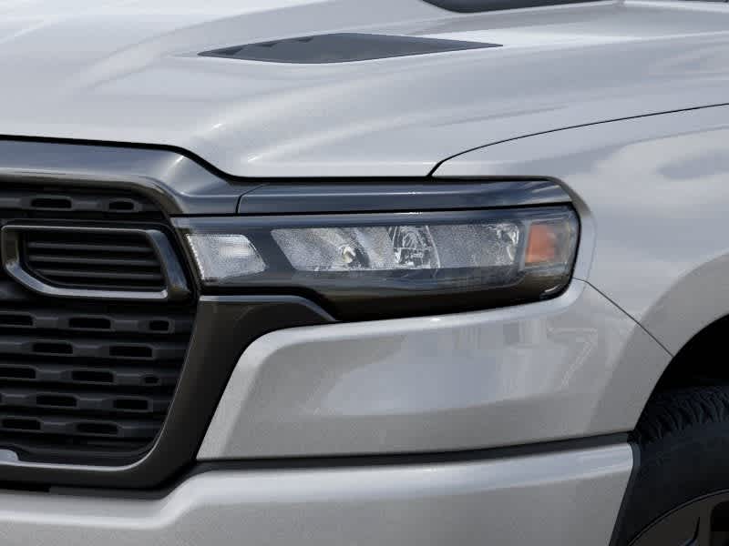 2026 RAM 1500 RAM 1500 EXPRESS CREW CAB 4X4 5'7' BOX