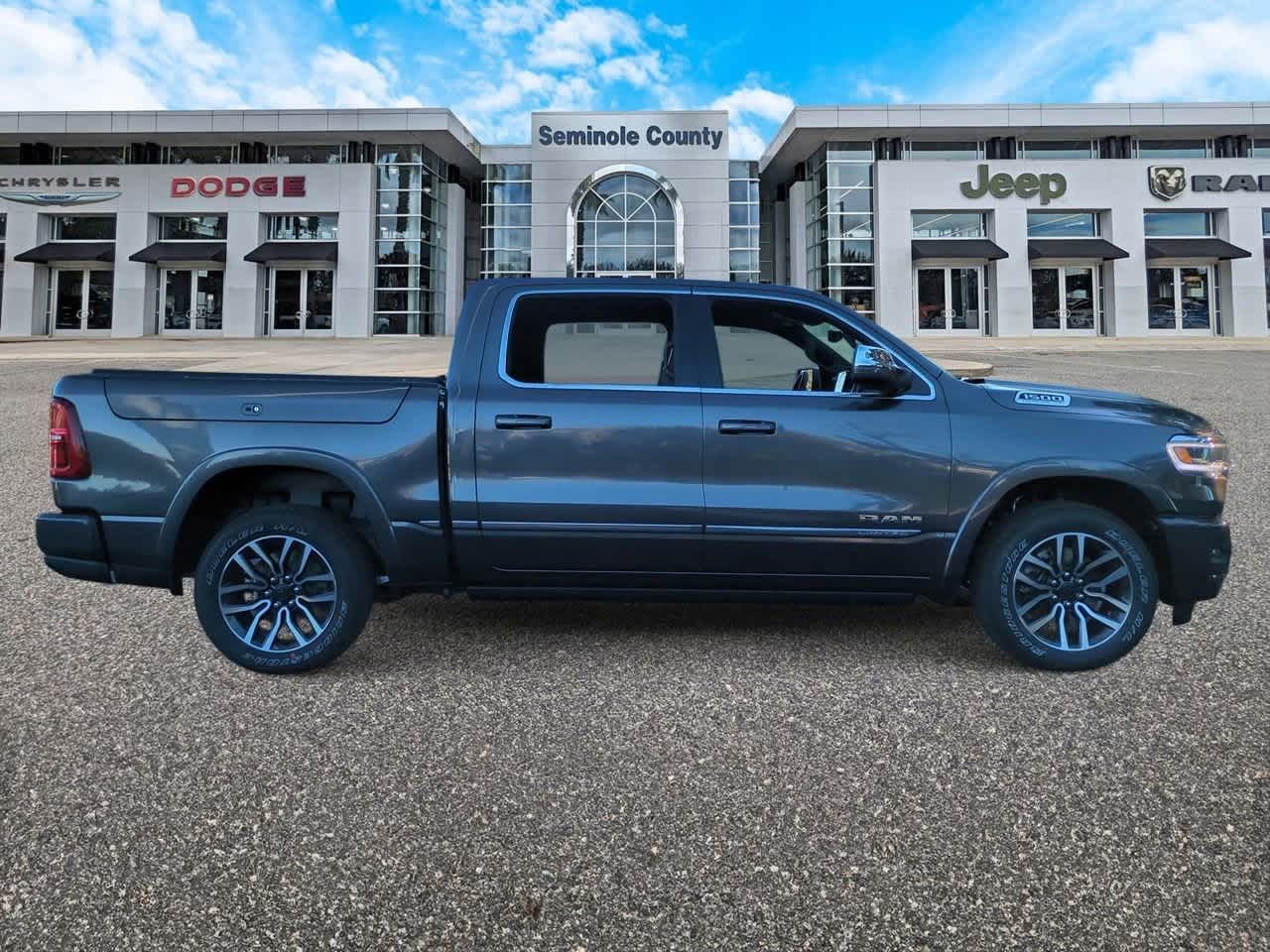 2026 RAM Ram 1500 RAM 1500 LIMITED CREW CAB 4X4 5'7' BOX