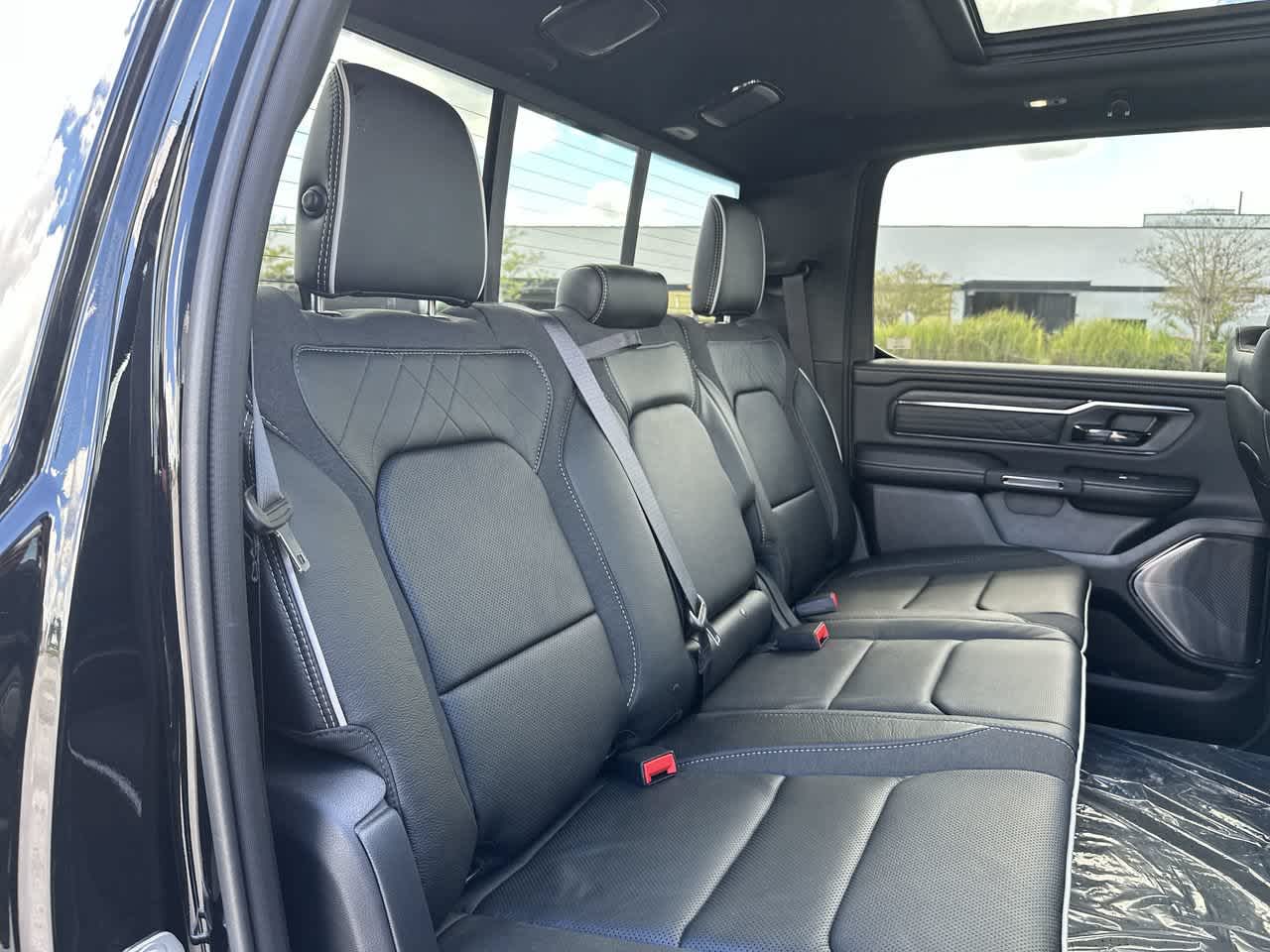 2027 RAM Ram 1500 RAM 1500 LIMITED CREW CAB 4X4 5'7' BOX