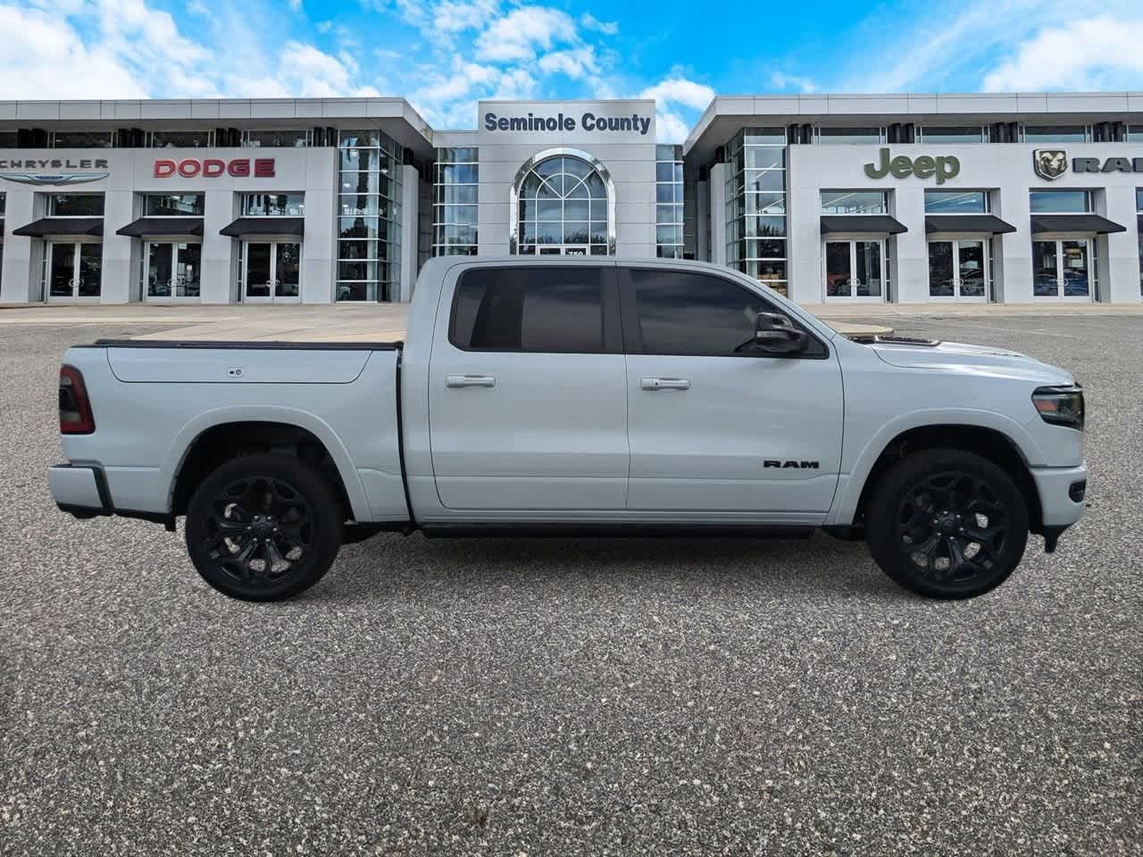 2022 RAM 1500 Limited Crew Cab 4x4 5'7' Box