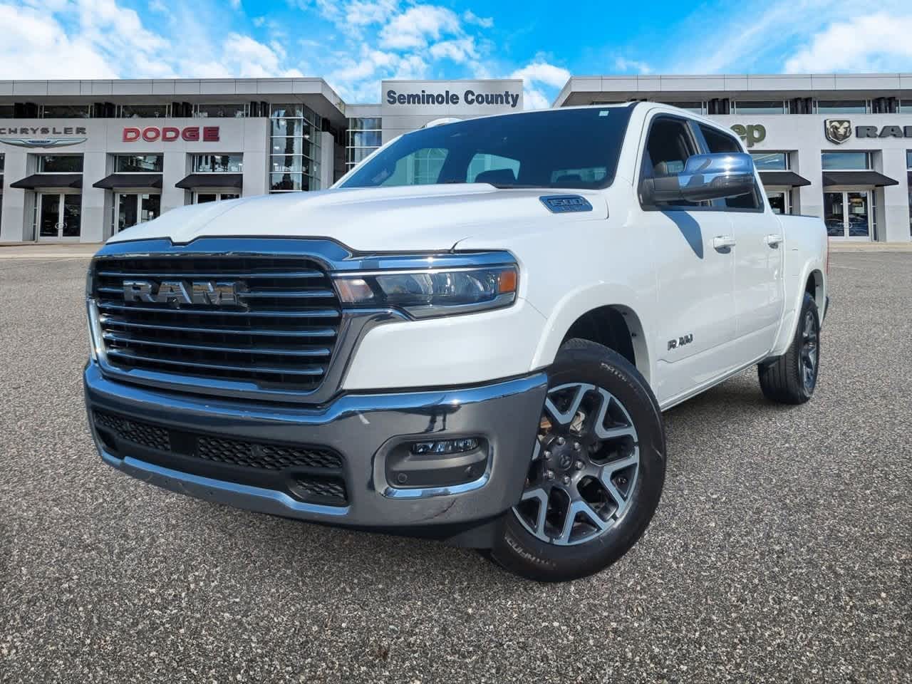 2025 RAM 1500 Laramie Crew Cab 4x4 5'7' Box