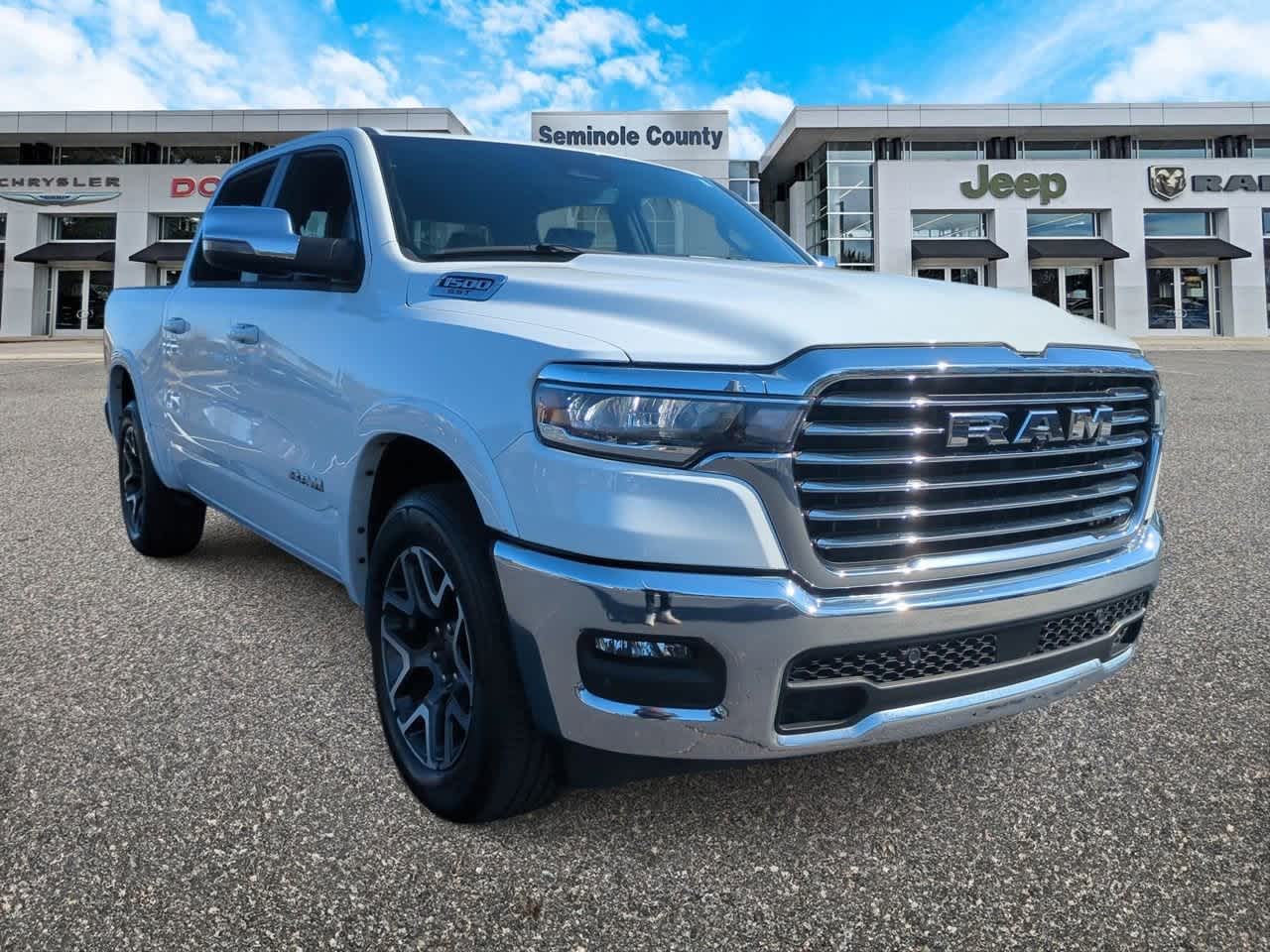 2025 RAM 1500 Laramie Crew Cab 4x4 5'7' Box