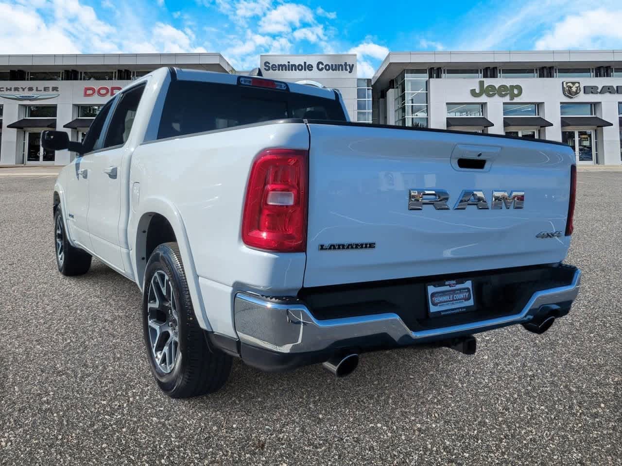 2025 RAM 1500 Laramie Crew Cab 4x4 5'7' Box