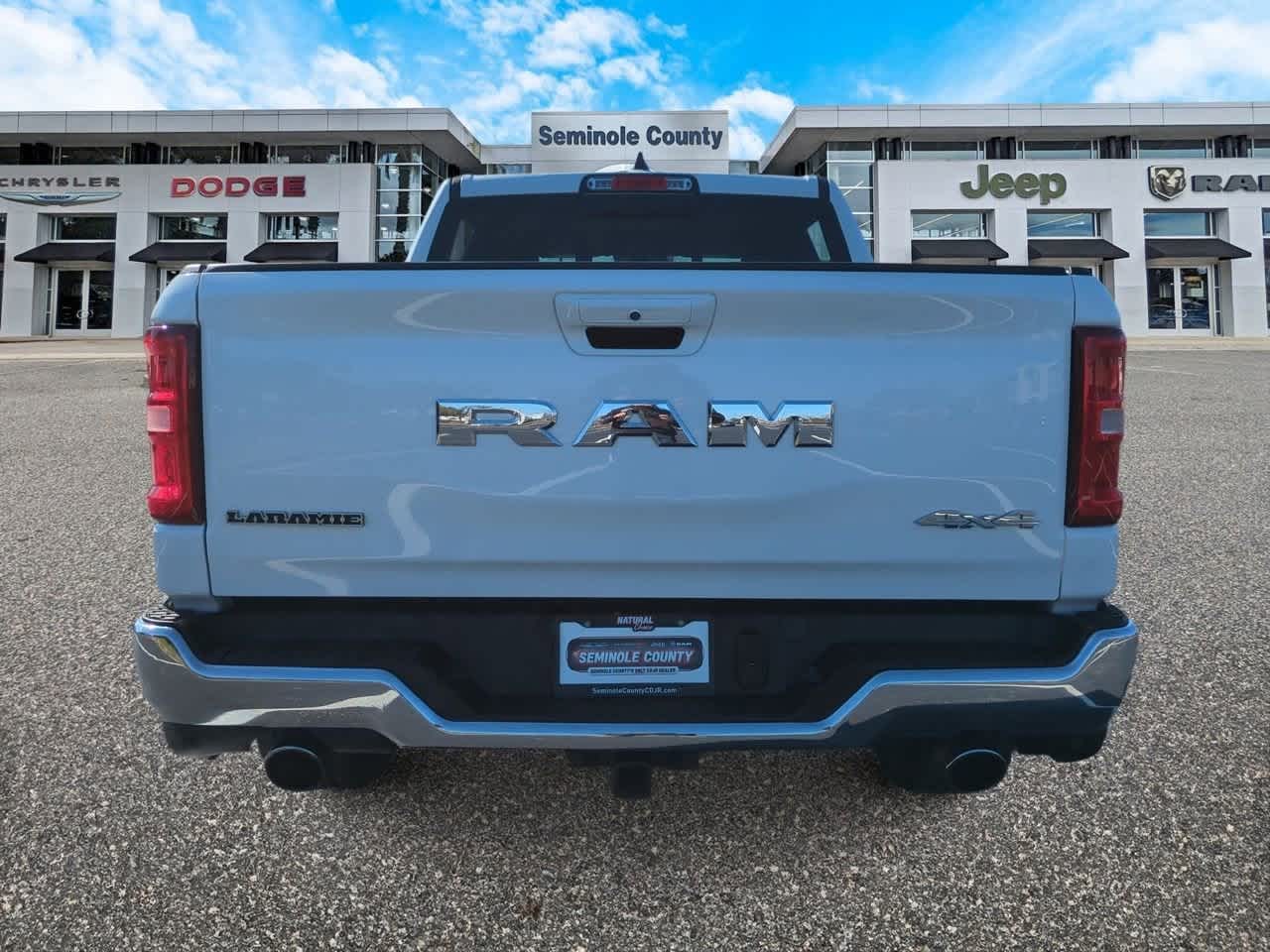 2025 RAM 1500 Laramie Crew Cab 4x4 5'7' Box