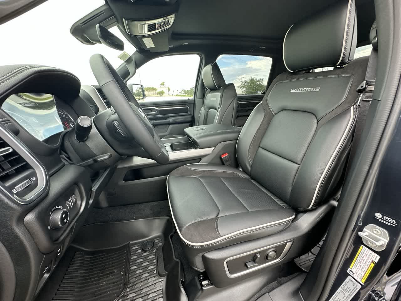 2027 RAM Ram 1500 RAM 1500 LARAMIE CREW CAB 4X4 5'7' BOX