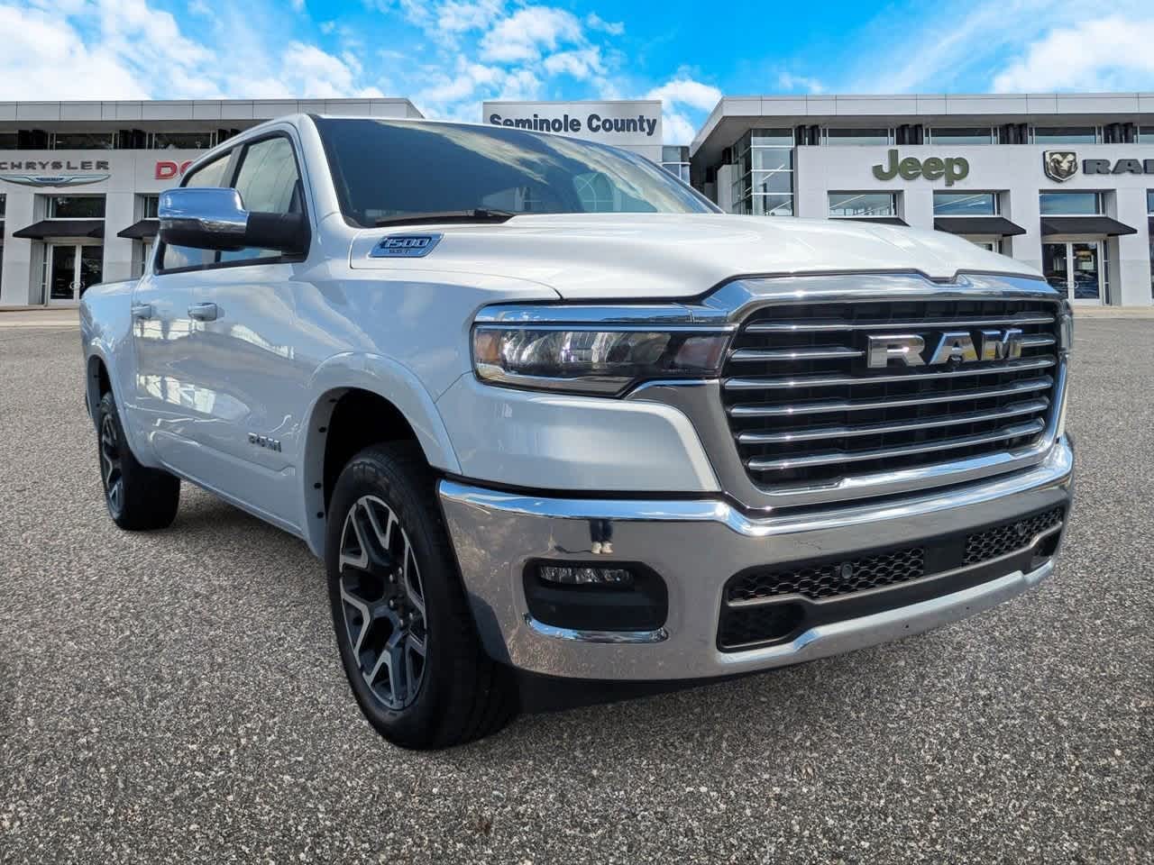 2025 RAM 1500 Laramie Crew Cab 4x4 5'7' Box