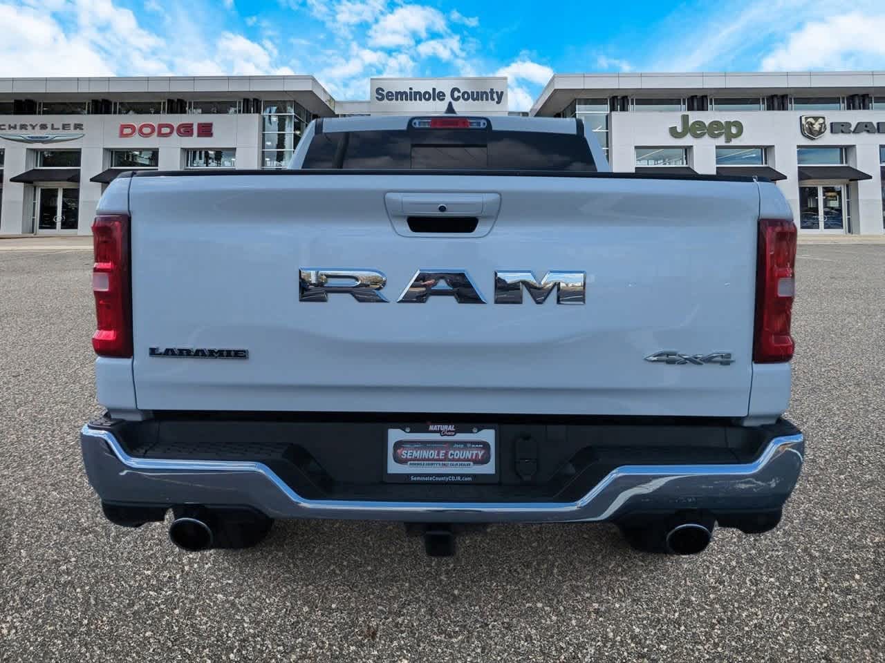 2025 RAM 1500 Laramie Crew Cab 4x4 5'7' Box