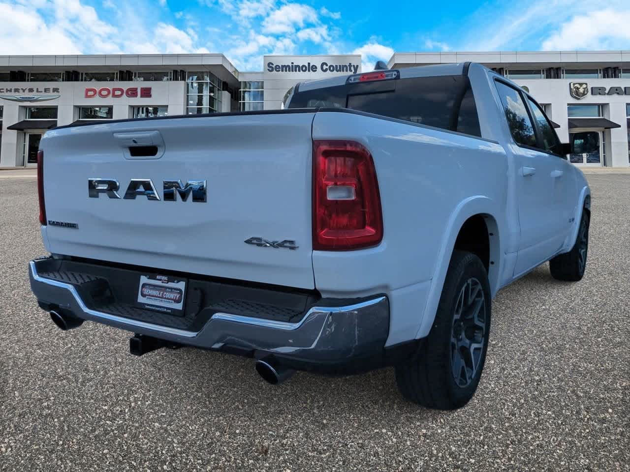 2025 RAM 1500 Laramie Crew Cab 4x4 5'7' Box
