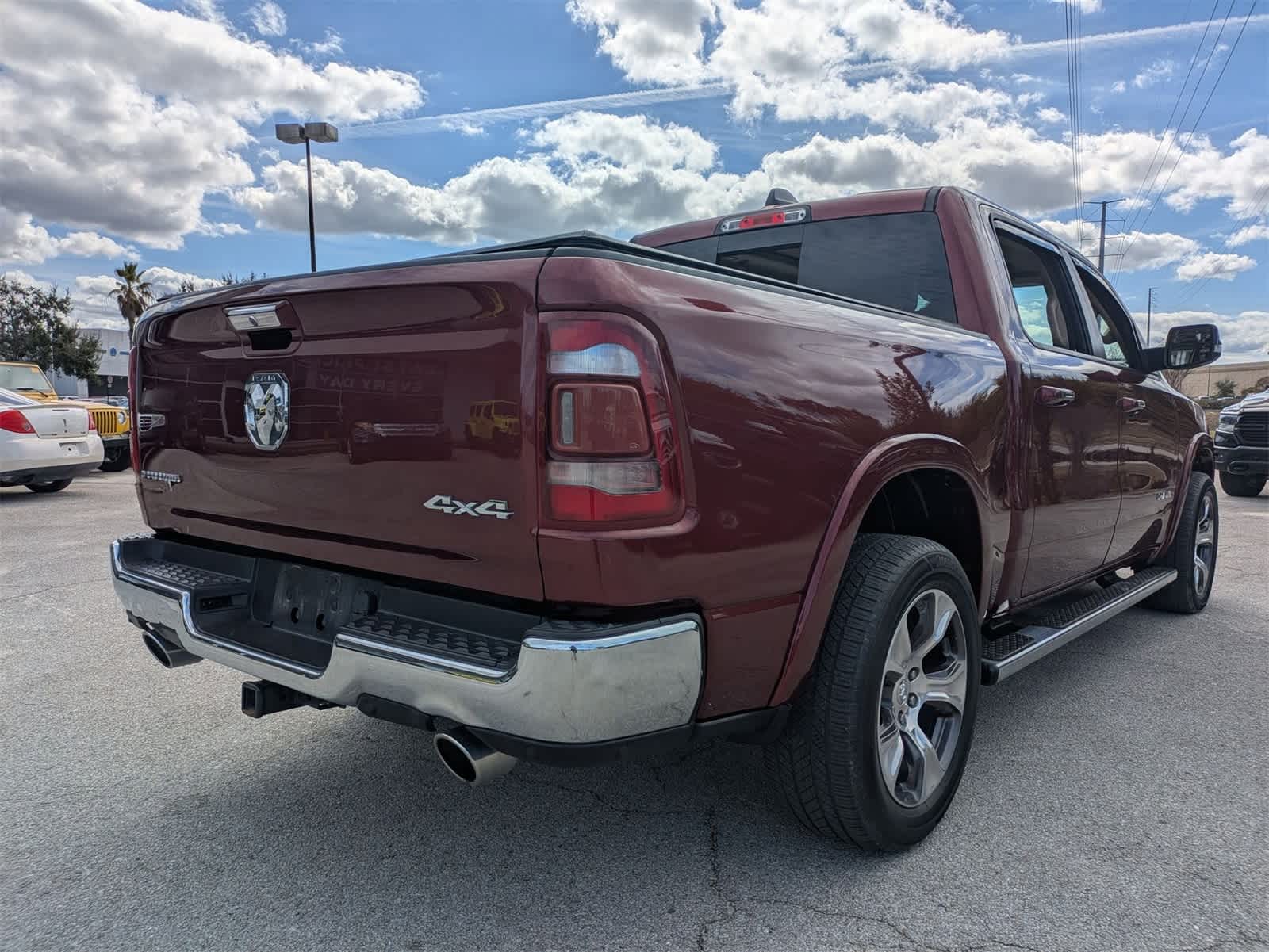 2019 RAM 1500 Laramie Crew Cab 4x4 5'7' Box