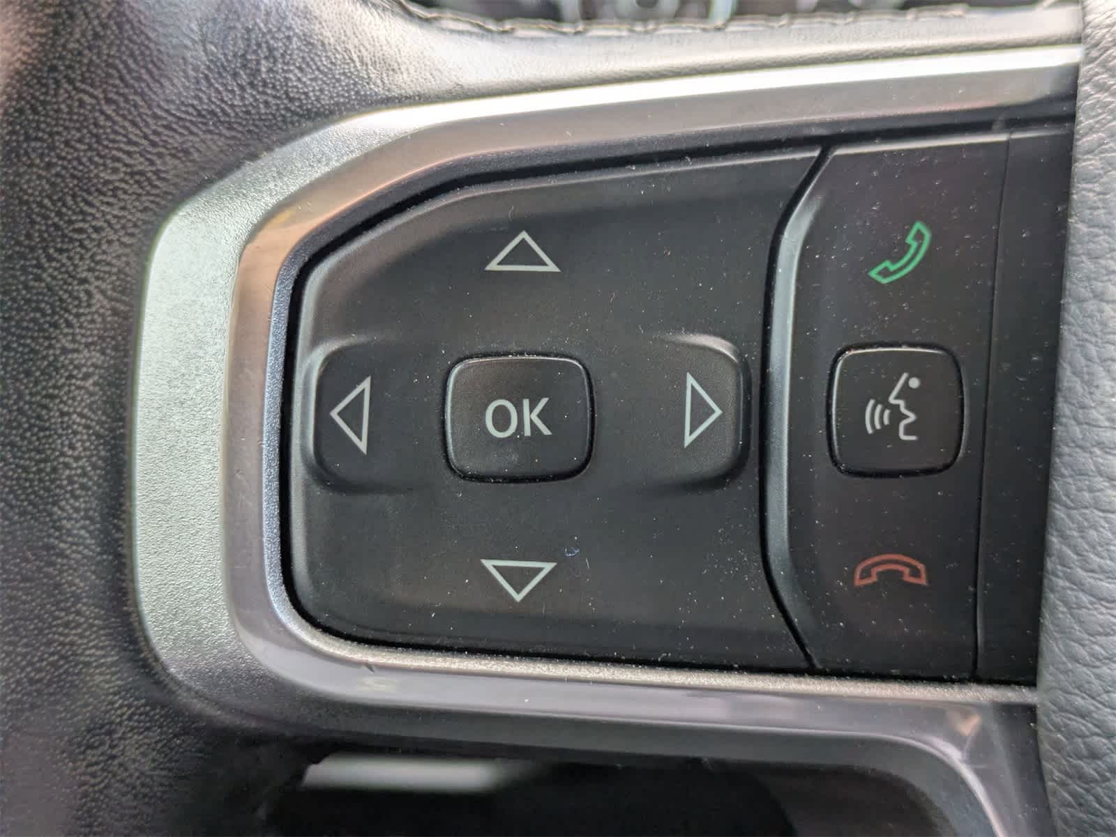 2019 RAM 1500 Laramie Crew Cab 4x4 5'7' Box