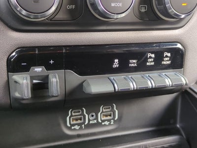 2022 RAM 1500 Laramie Crew Cab 4x4 5'7' Box