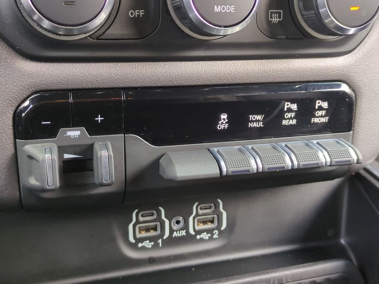 2022 RAM 1500 Laramie Crew Cab 4x4 5'7' Box