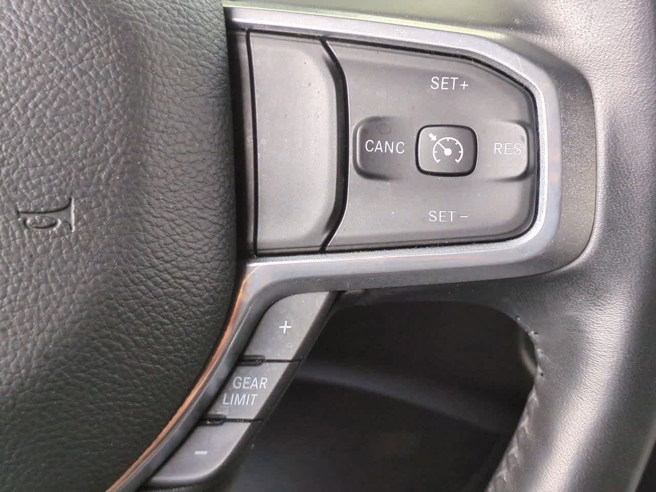 2022 RAM 1500 Laramie Crew Cab 4x4 5'7' Box