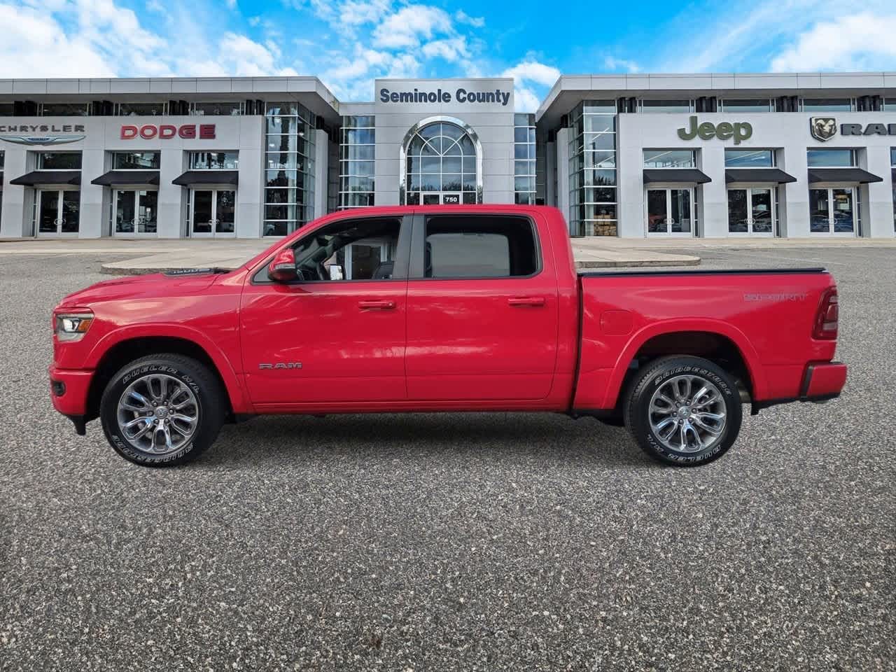 2022 RAM 1500 Laramie Crew Cab 4x4 5'7' Box