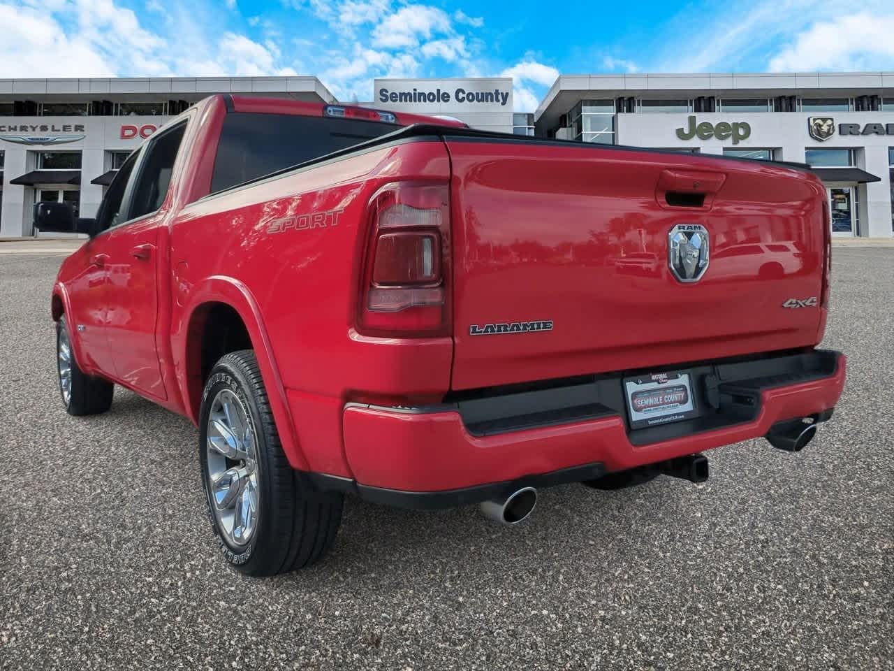2022 RAM 1500 Laramie Crew Cab 4x4 5'7' Box