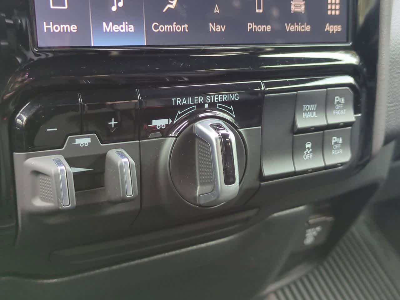 2023 RAM 1500 Laramie Crew Cab 4x4 5'7' Box