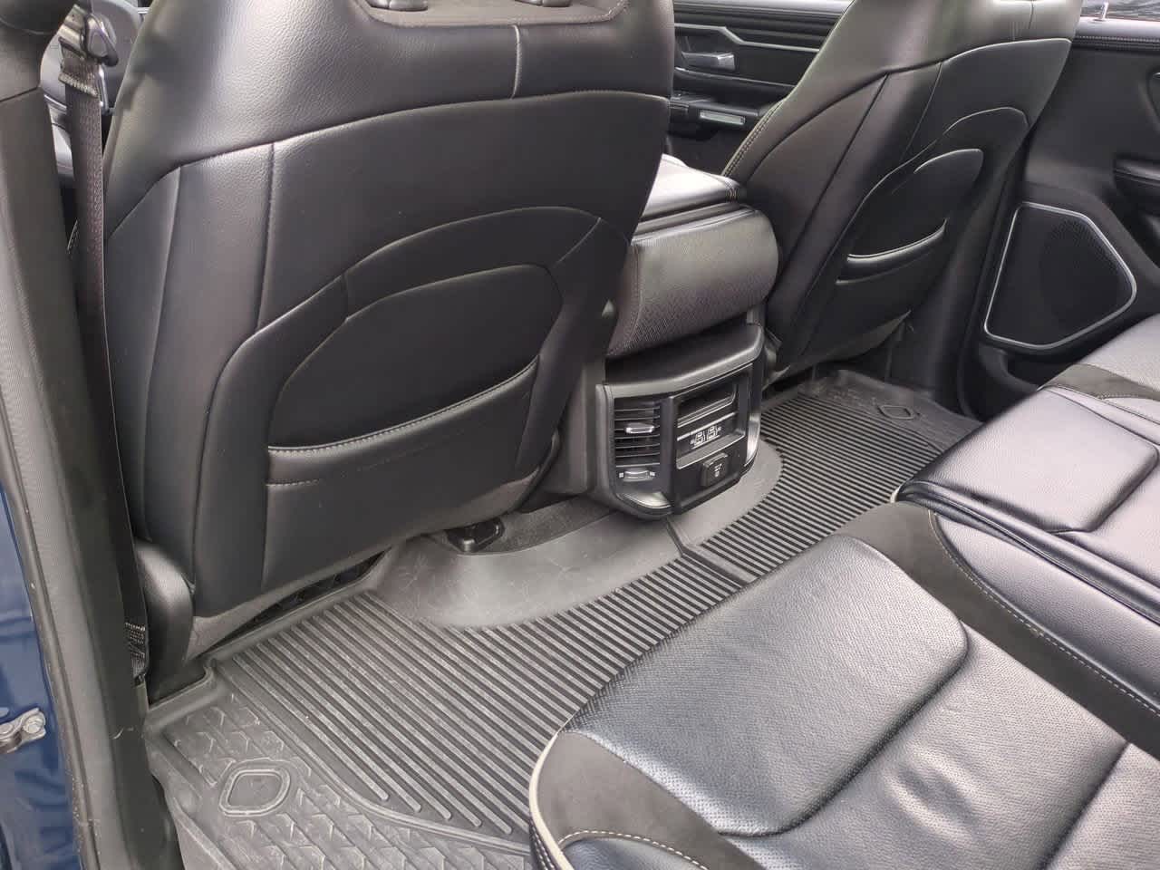 2023 RAM 1500 Laramie Crew Cab 4x4 5'7' Box