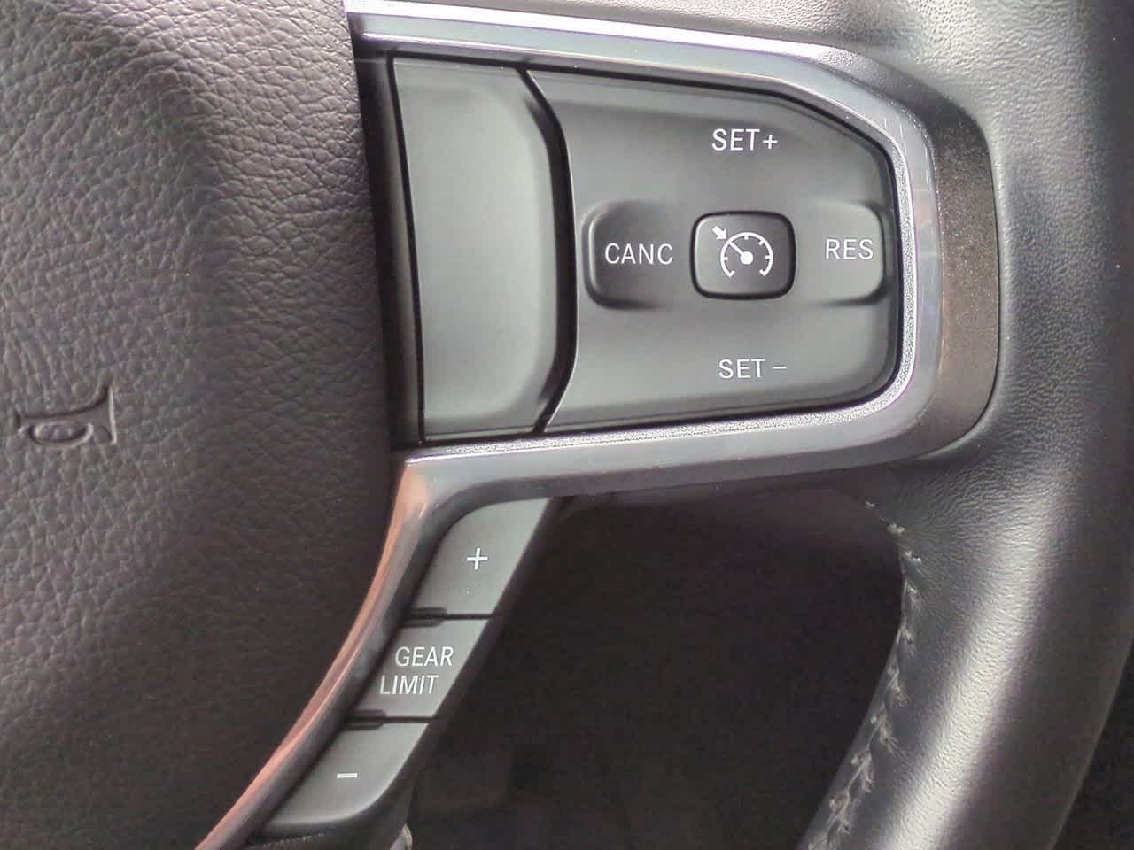 2023 RAM 1500 Laramie Crew Cab 4x4 5'7' Box