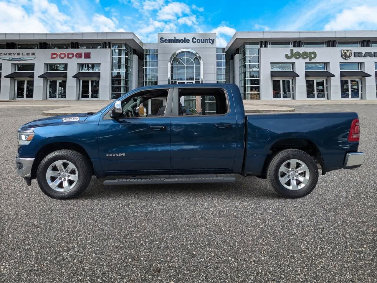 2023 RAM 1500 Laramie Crew Cab 4x4 5'7' Box