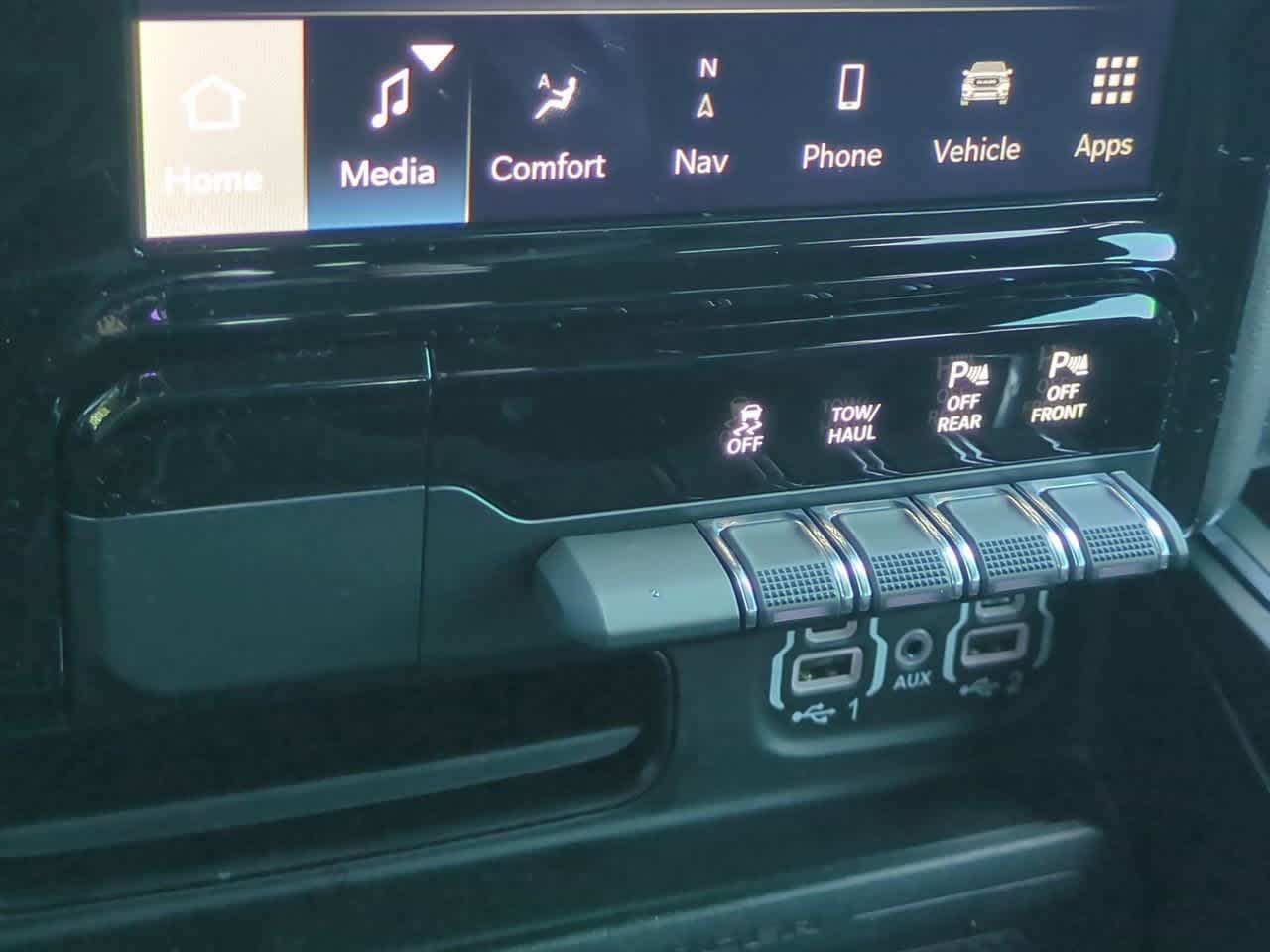 2024 RAM 1500 Laramie Crew Cab 4x4 5'7' Box