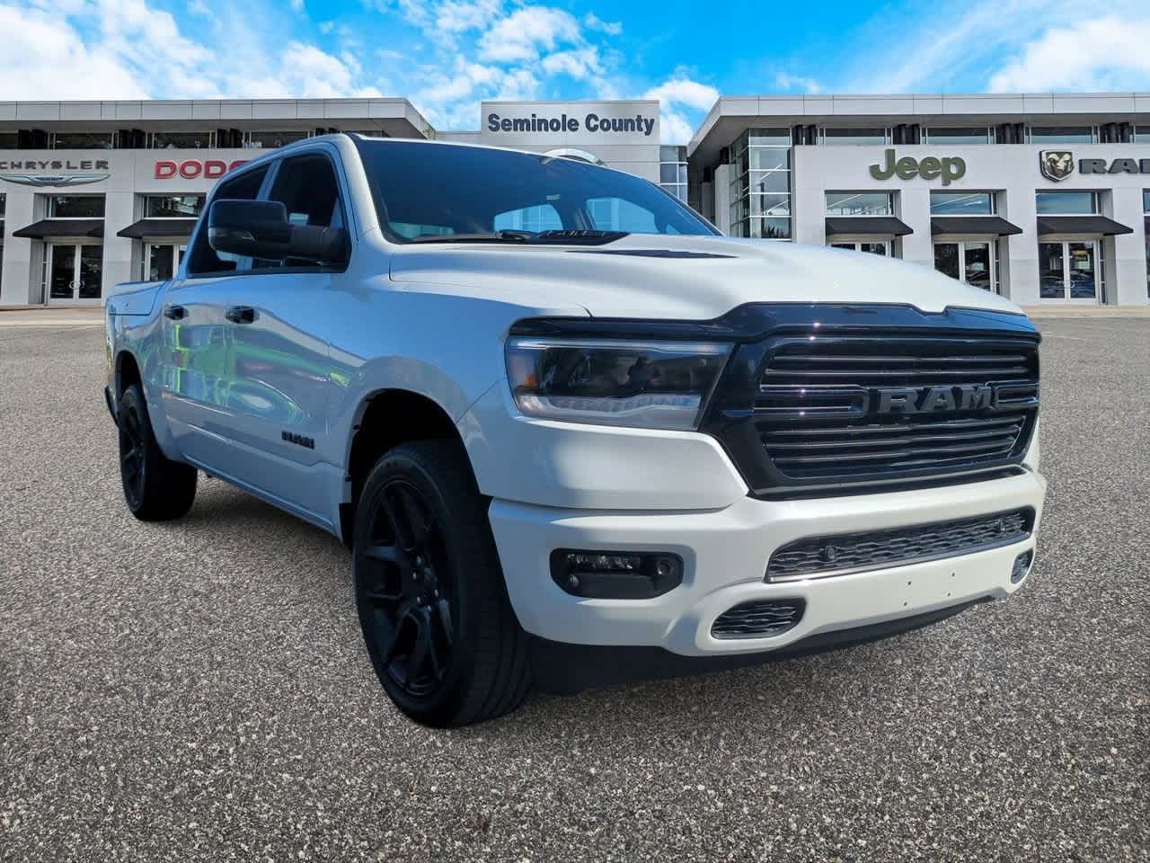 2024 RAM 1500 Laramie Crew Cab 4x4 5'7' Box