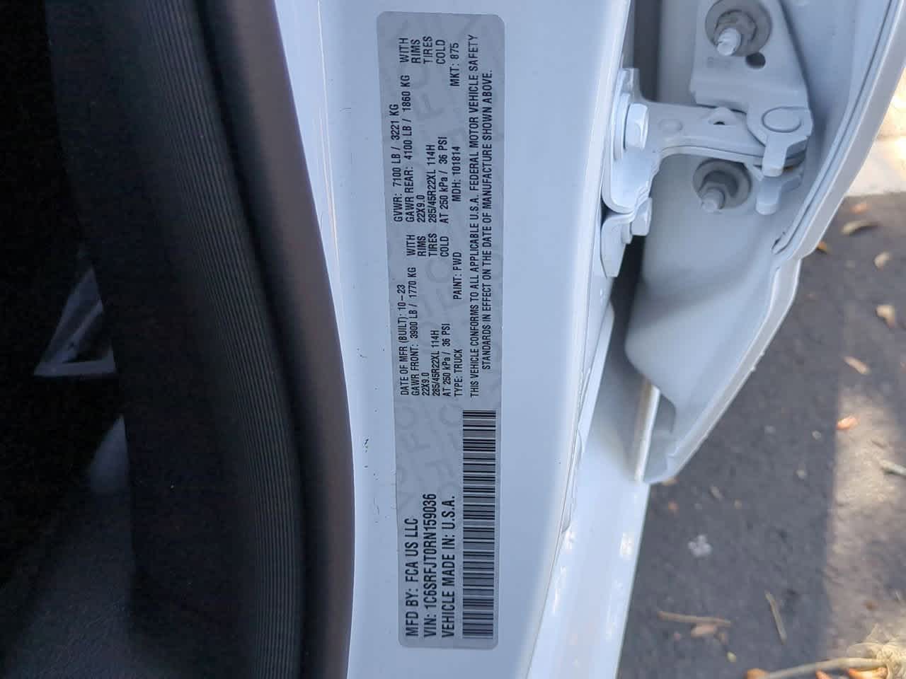 2024 RAM 1500 Laramie Crew Cab 4x4 5'7' Box