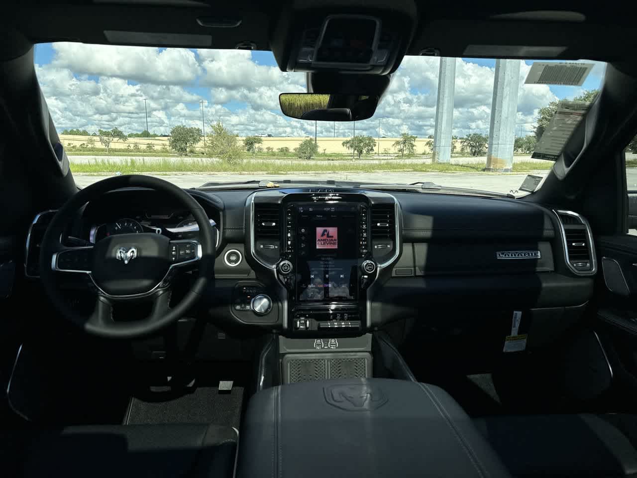 2027 RAM Ram 1500 RAM 1500 LARAMIE CREW CAB 4X4 5'7' BOX