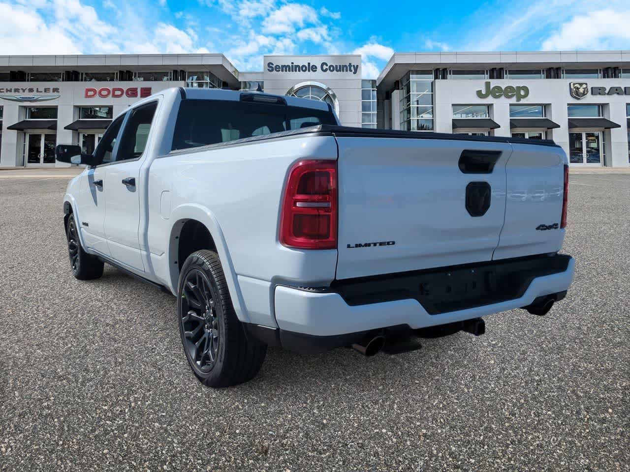 2026 RAM Ram 1500 RAM 1500 LIMITED CREW CAB 4X4 6'4' BOX