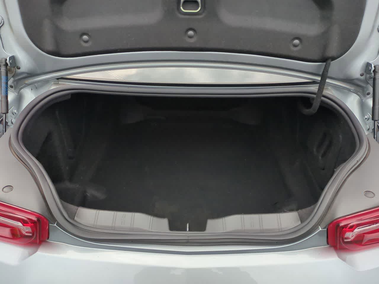 2023 Chevrolet Camaro RWD Coupe 2LT