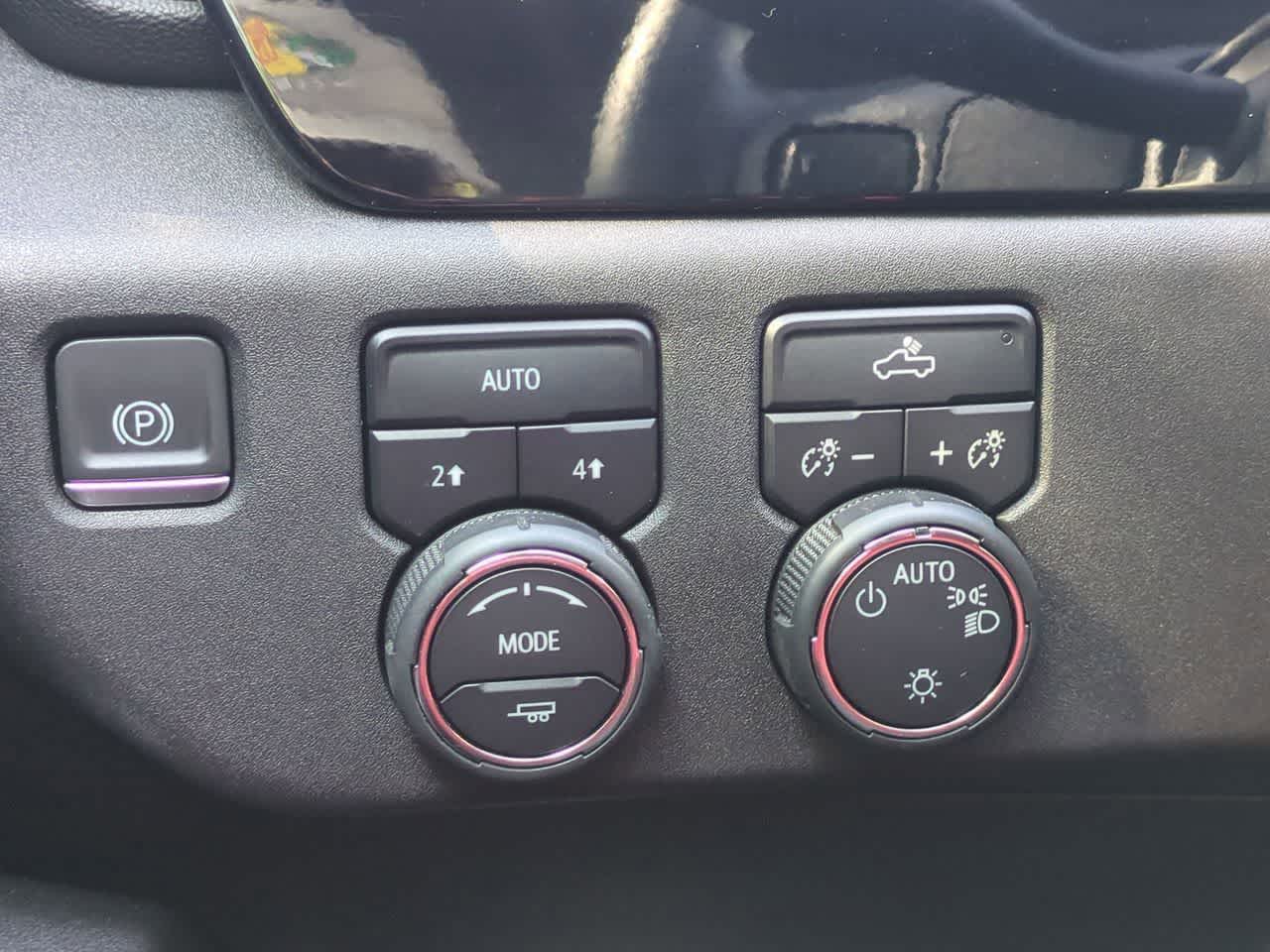 2024 Chevrolet Silverado 1500 4WD Crew Cab Short Bed LT with 2FL