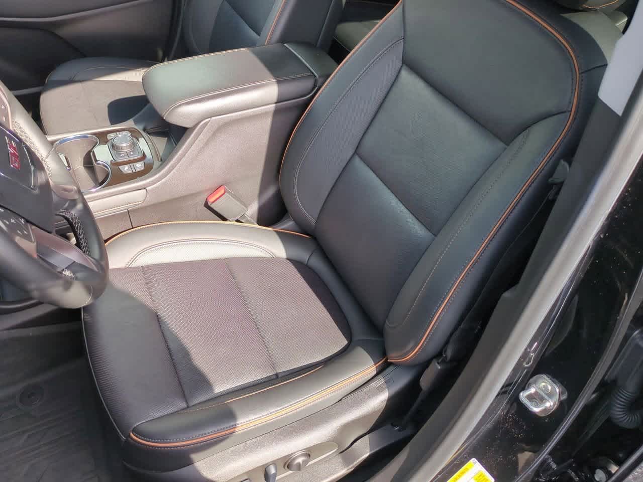 2023 GMC Acadia AWD AT4