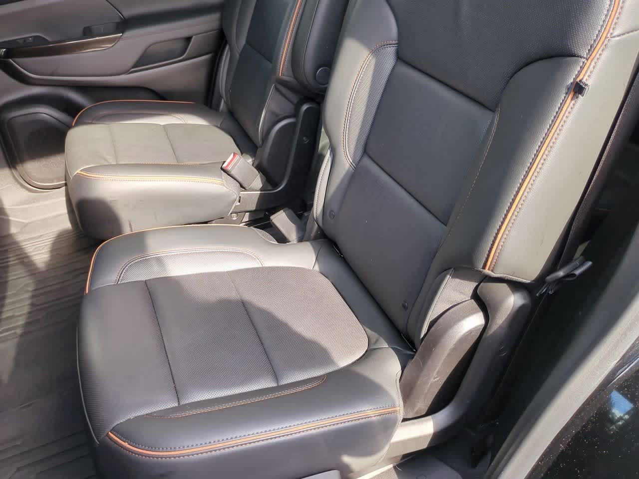 2023 GMC Acadia AWD AT4