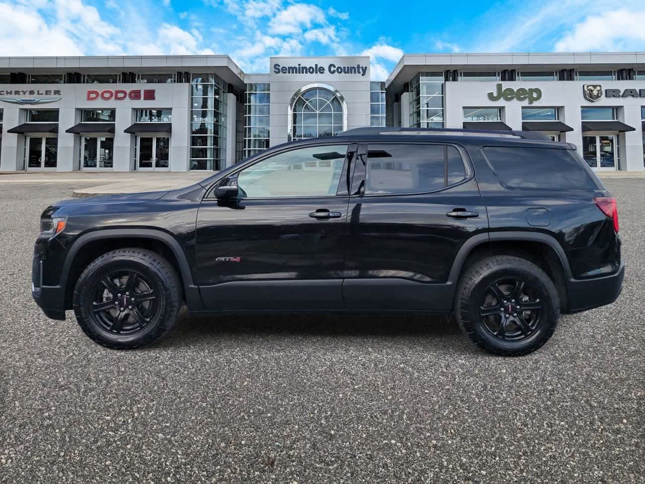 2023 GMC Acadia AWD AT4