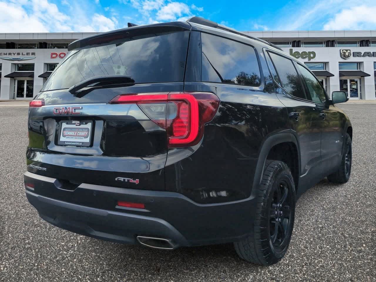 2023 GMC Acadia AWD AT4