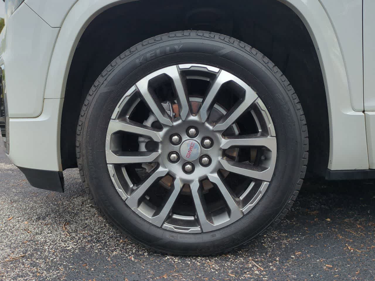 2022 GMC Acadia FWD Denali