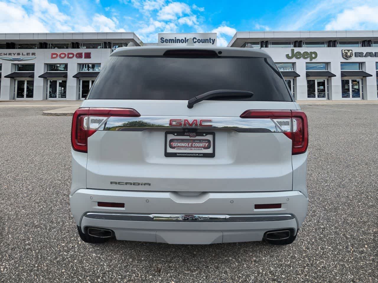 2022 GMC Acadia FWD Denali