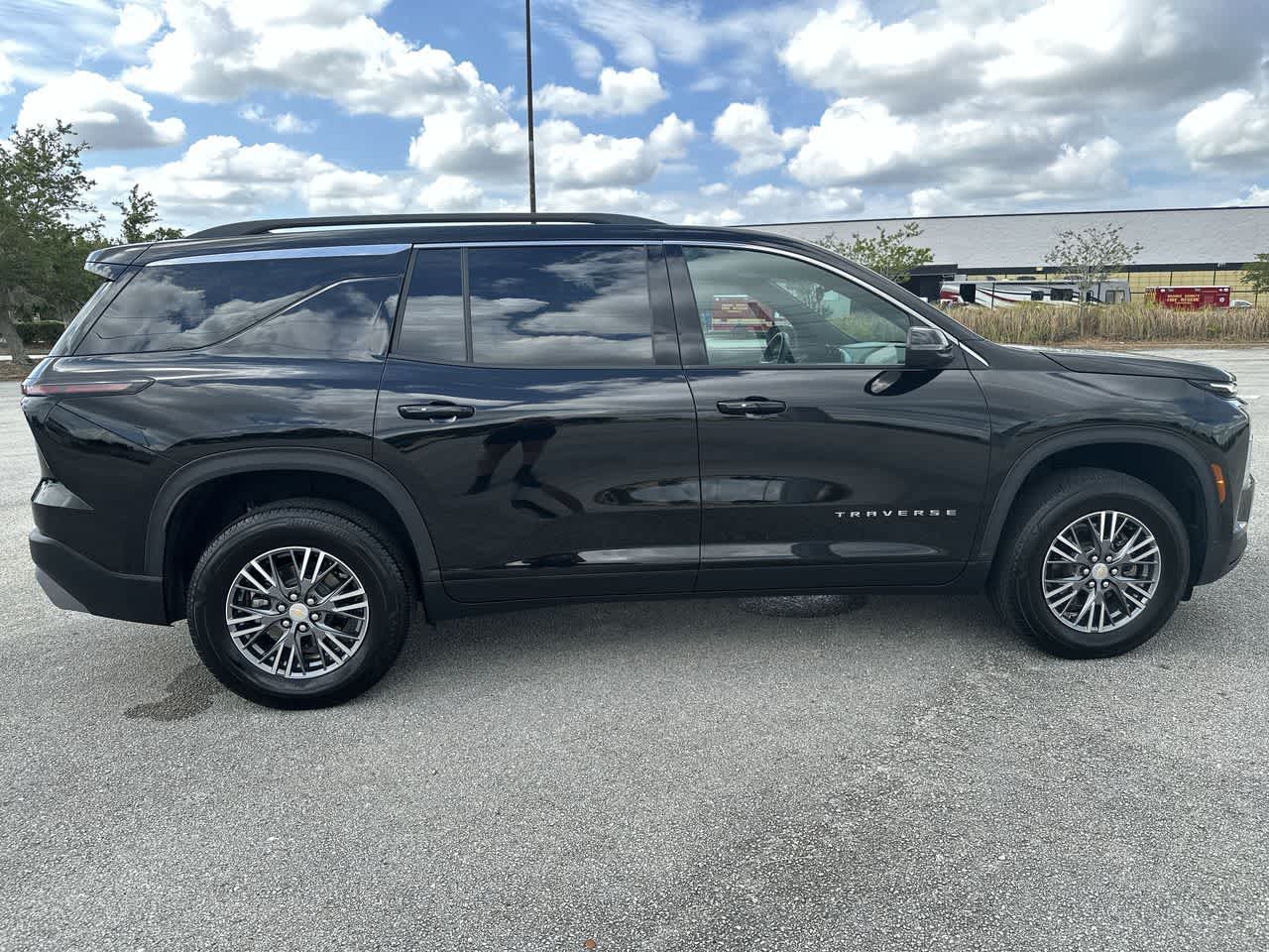 2026 Chevrolet Traverse FWD LT